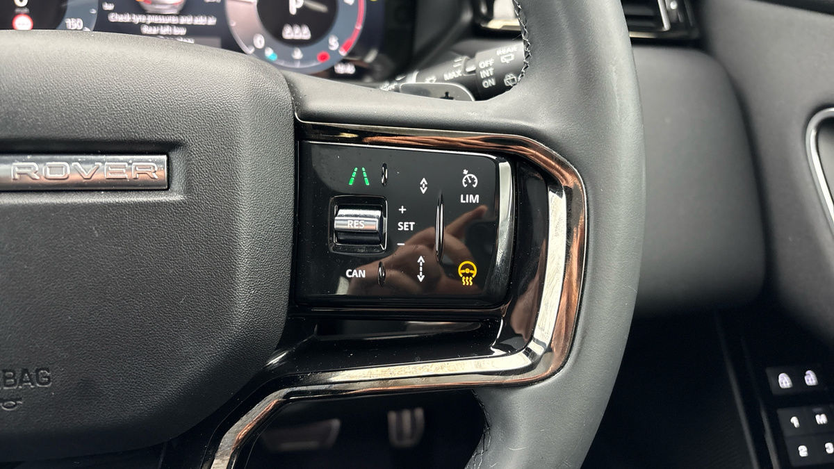 Land Rover Range Rover Velar Image 14