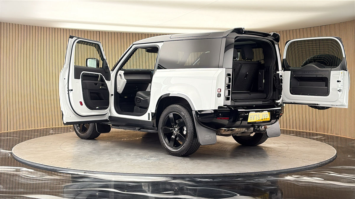More views of Land Rover Defender 90