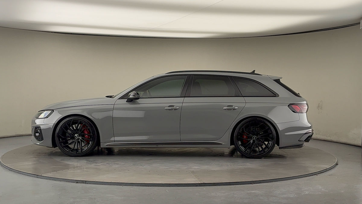 Audi RS4 Avant Image 15