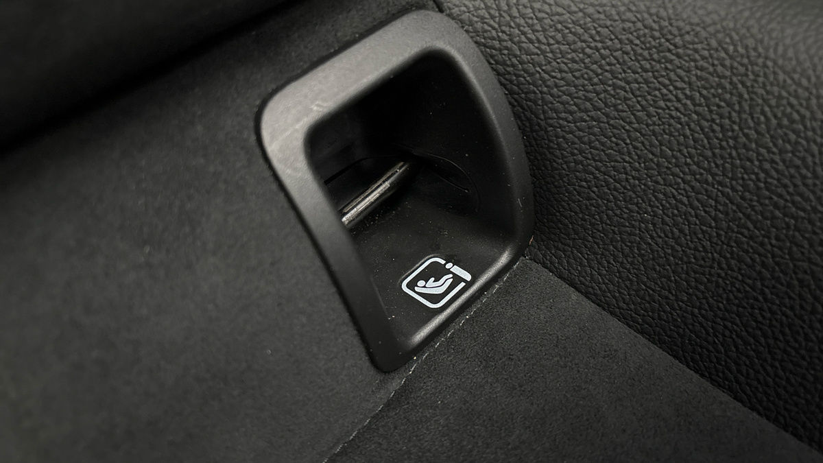 Mercedes-Benz GLA Image 30
