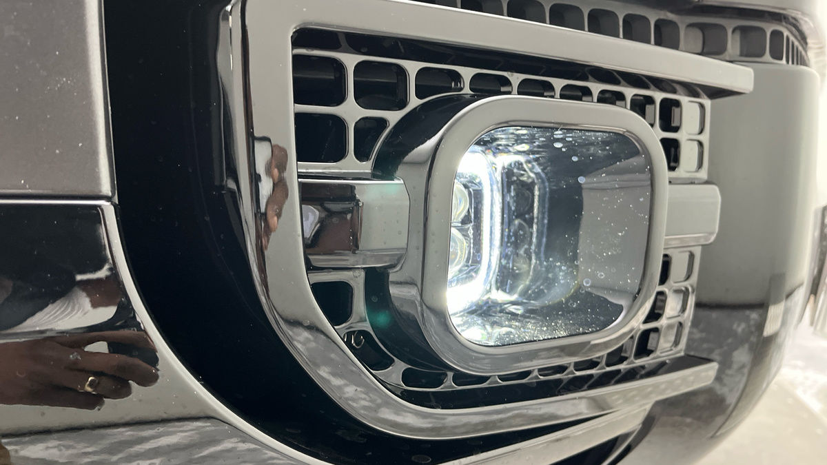 Land Rover Defender 110 Urban Image 55