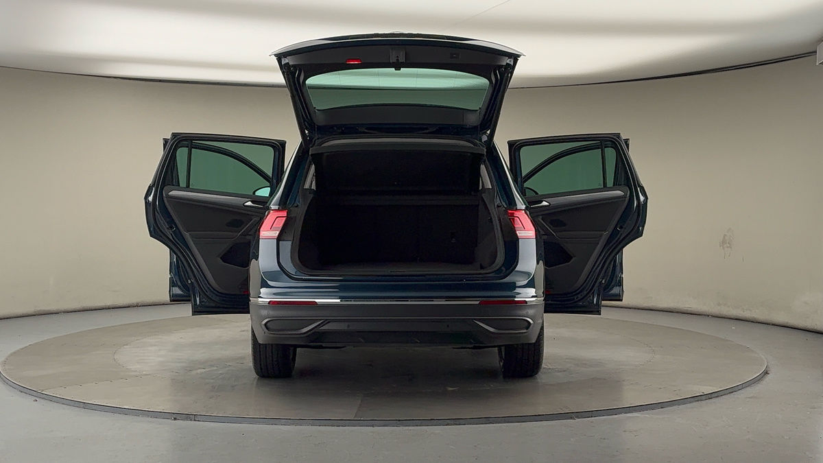 More views of Volkswagen Tiguan