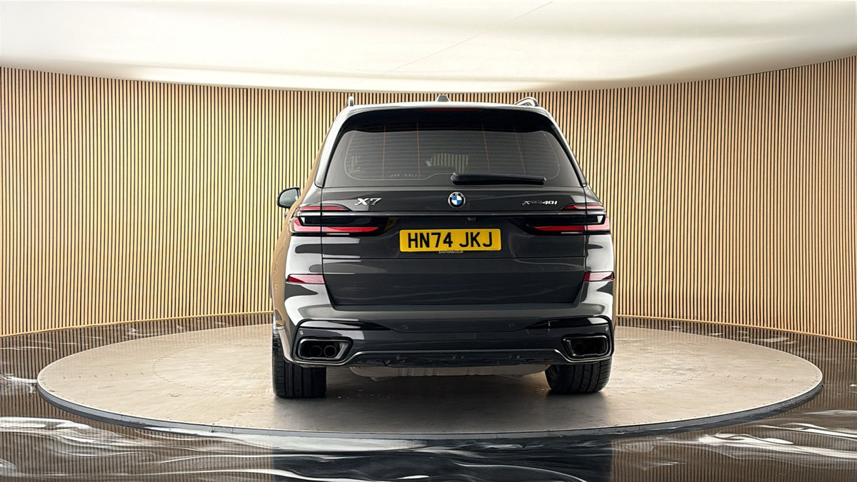 More views of BMW X7