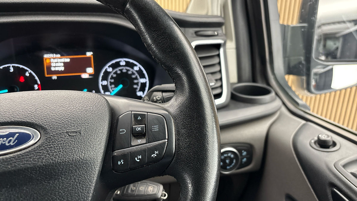 Ford Transit Custom Image 14
