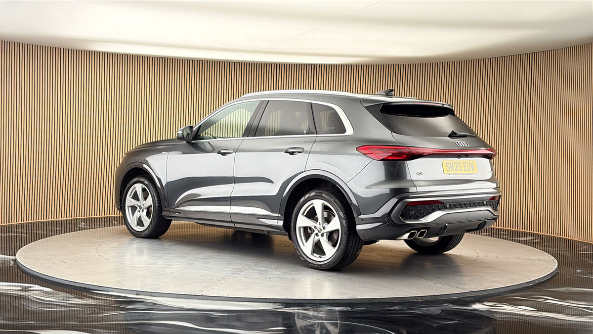 More views of Audi Q5