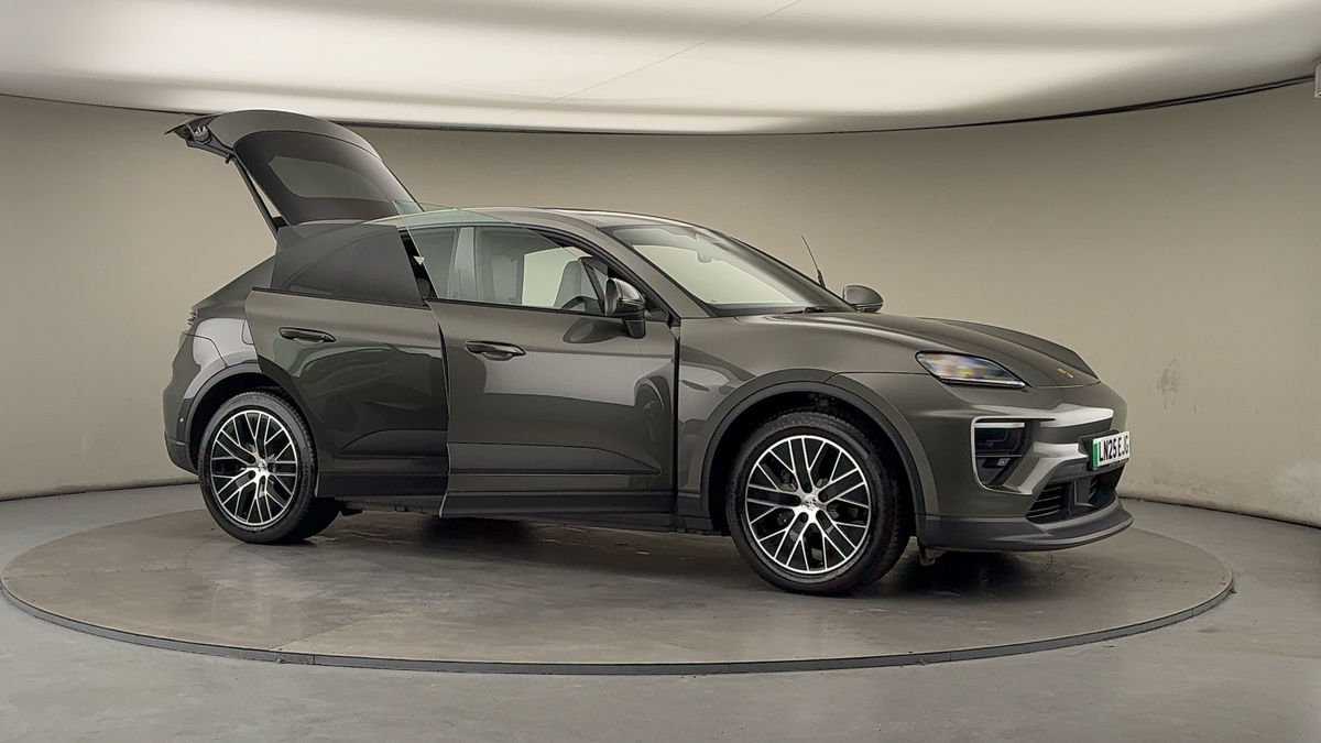 More views of Porsche Macan