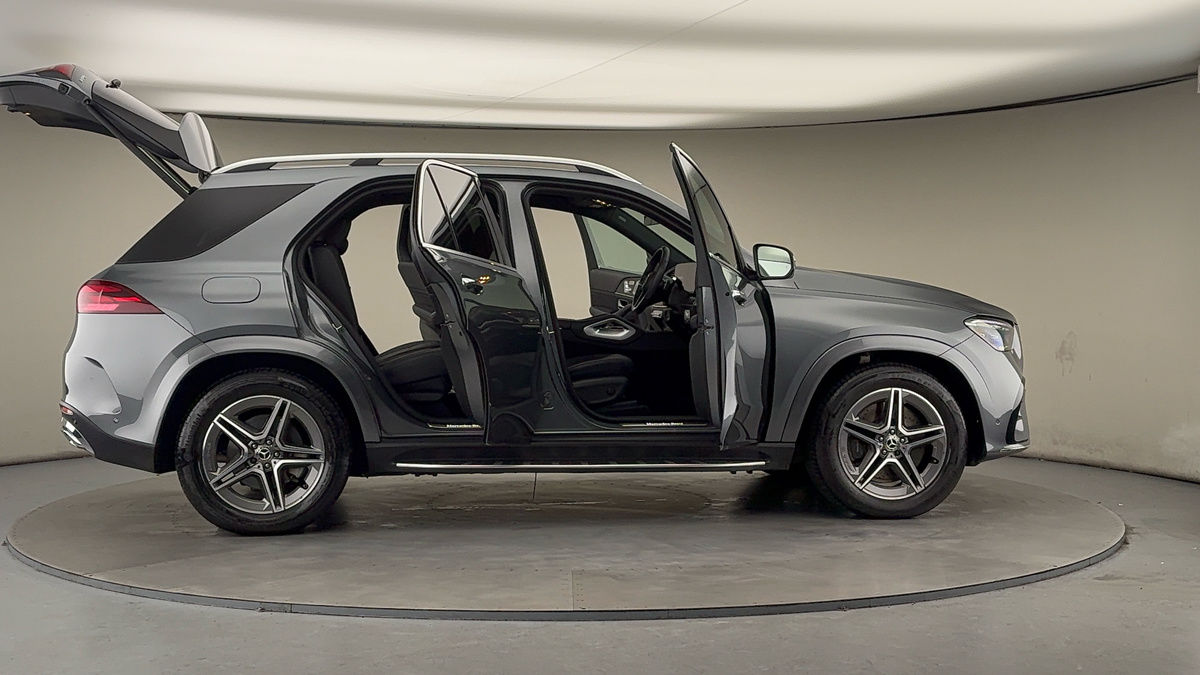 More views of Mercedes-Benz GLE