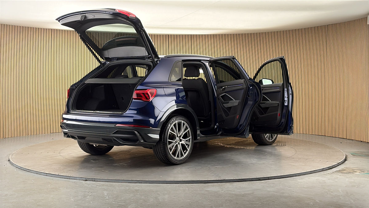 More views of Audi Q3