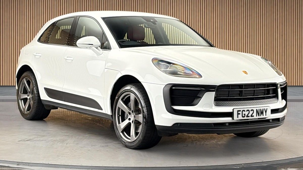 Porsche Macan Sticky Header Image