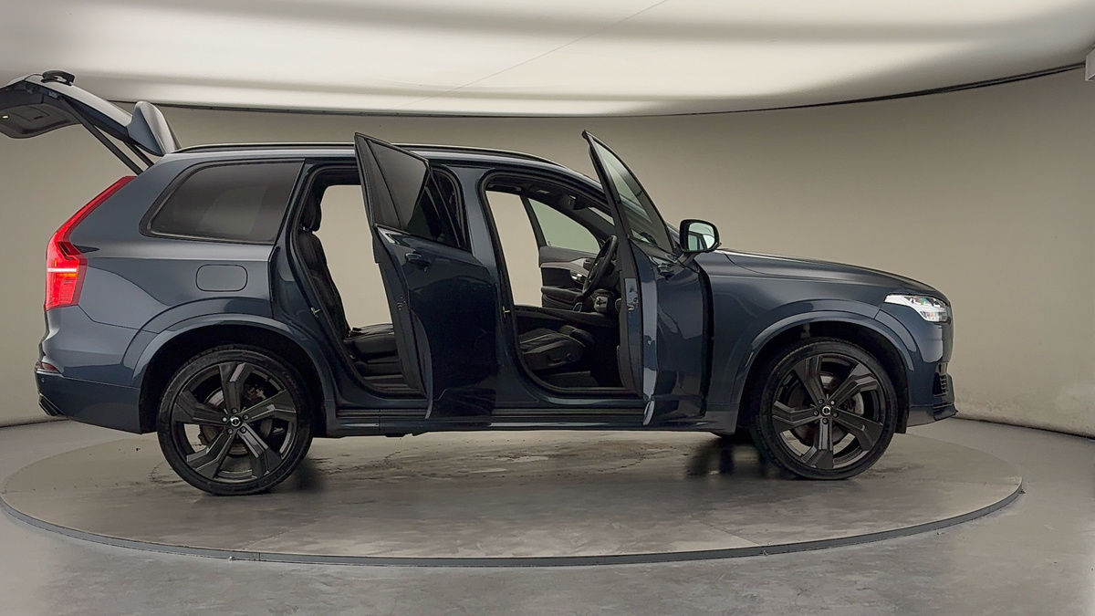 More views of Volvo XC90