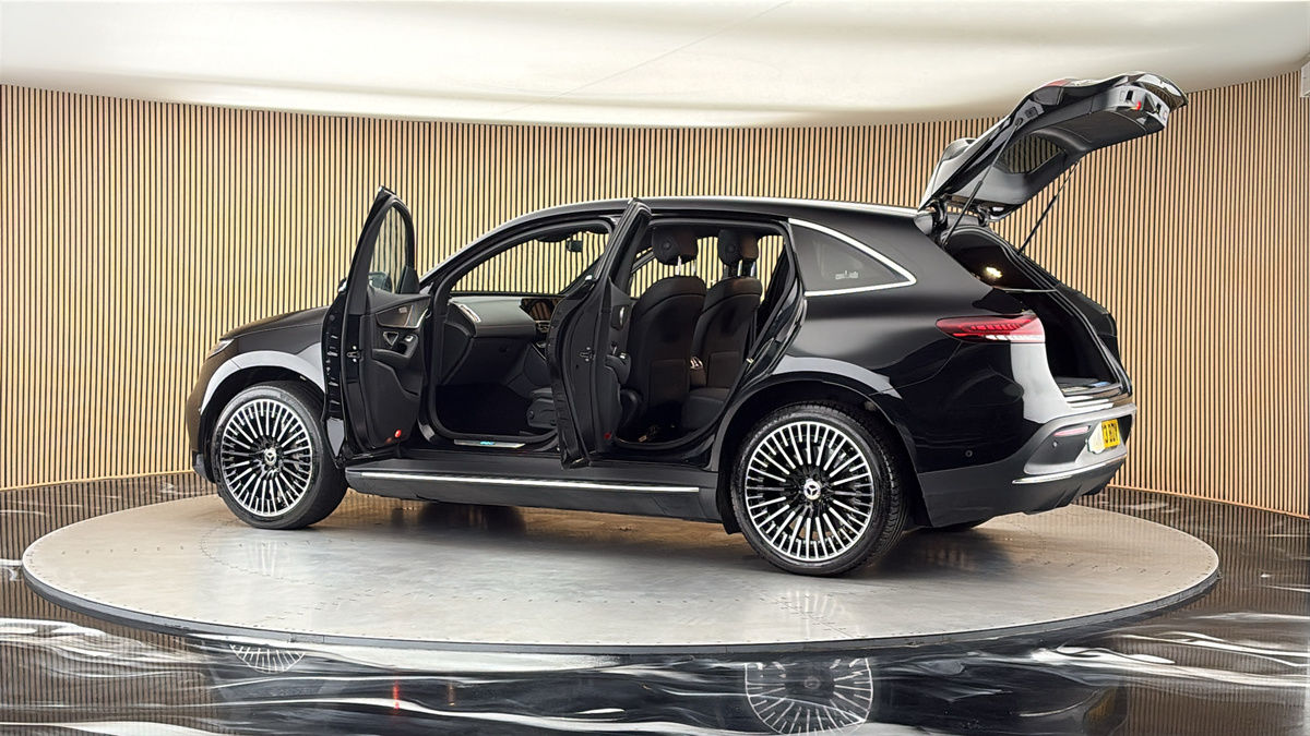 More views of Mercedes-Benz EQC