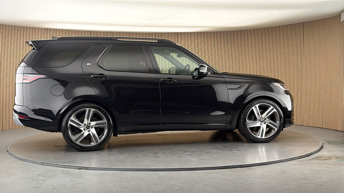 More views of Land Rover Discovery