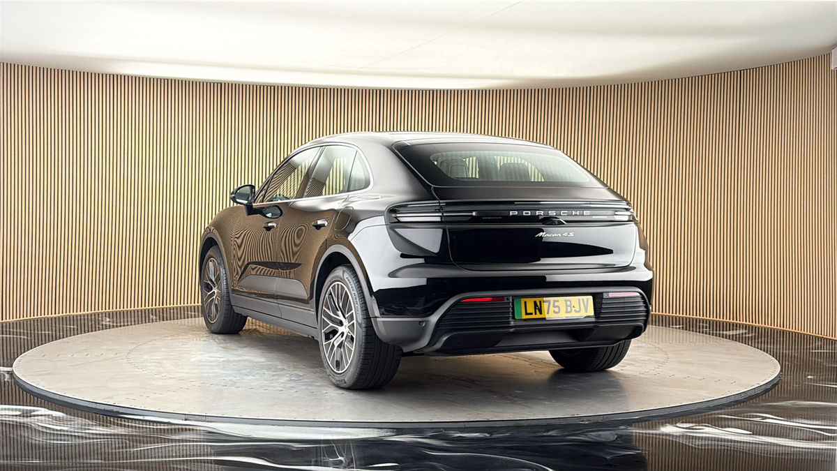 More views of Porsche Macan