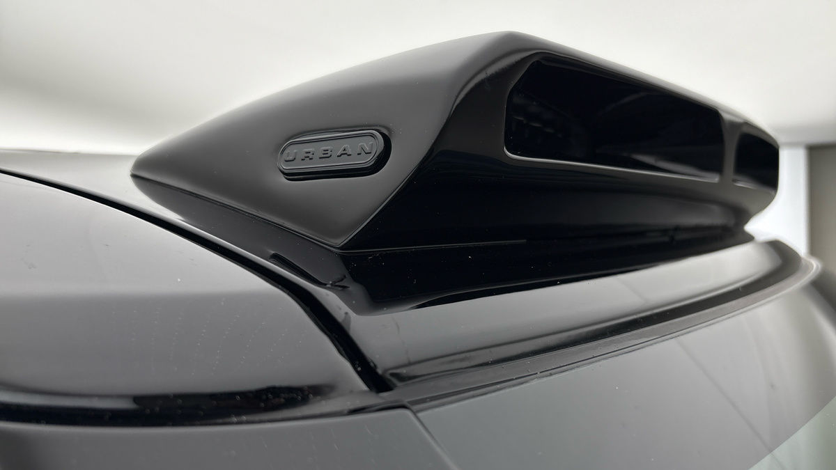 Land Rover Defender 90 Urban Image 25