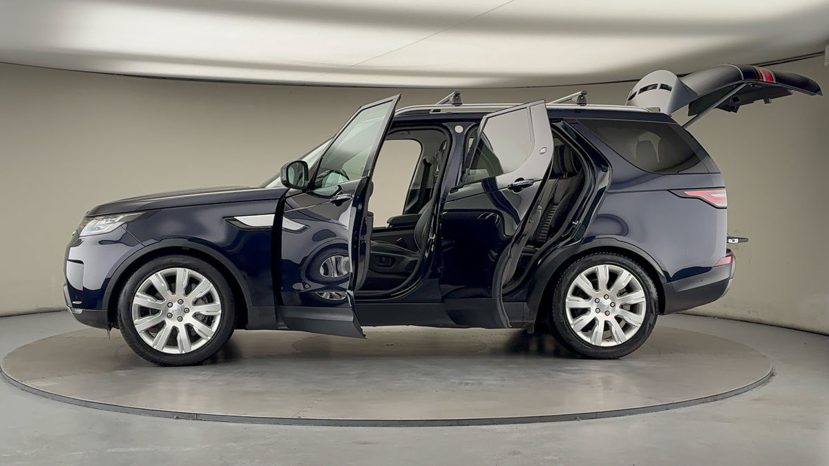 More views of Land Rover Discovery