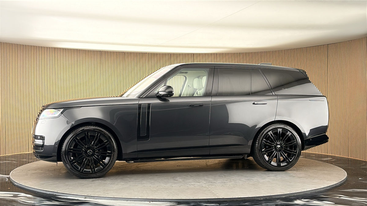 More views of Land Rover Range Rover