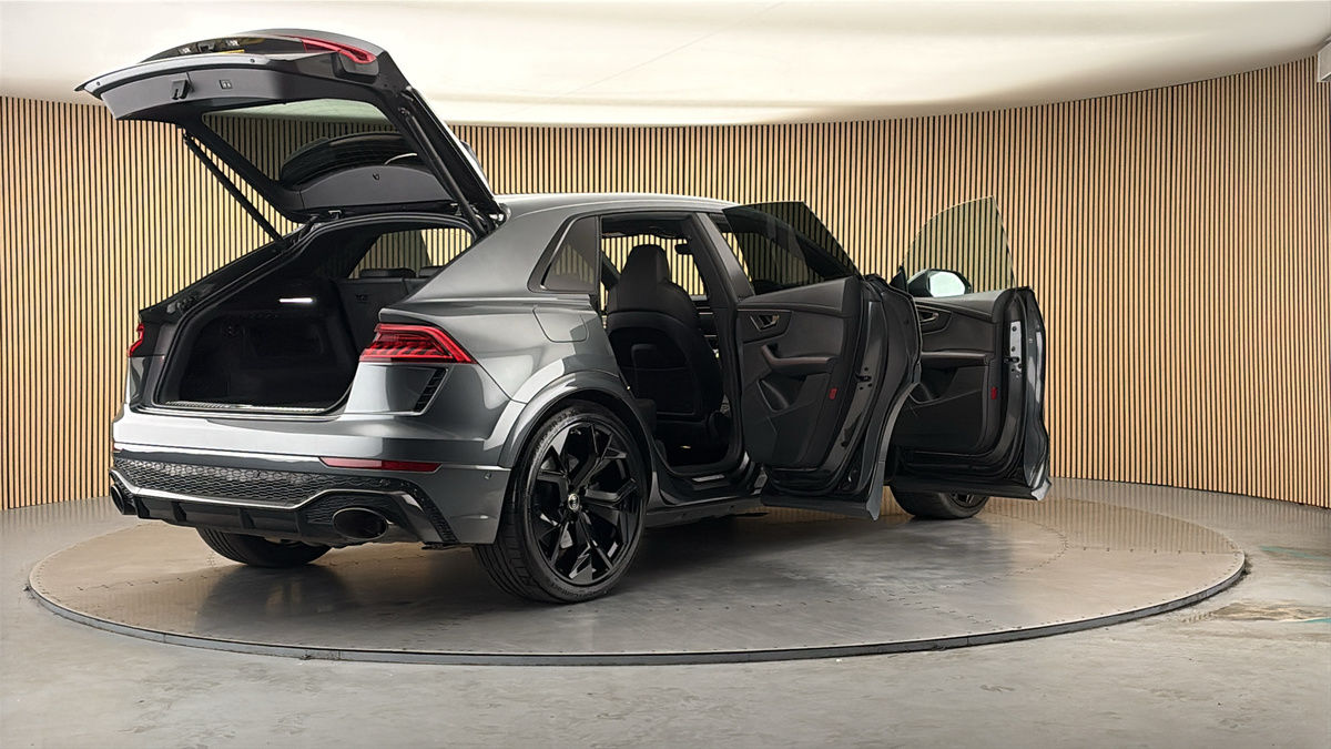 More views of Audi RSQ8