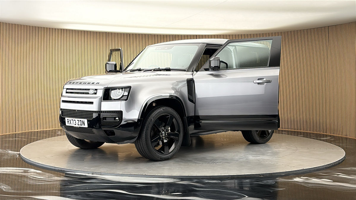 Land Rover Defender 90 Image 22