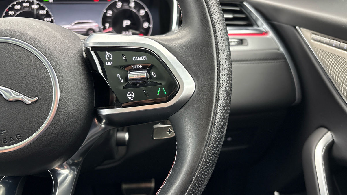 Jaguar F-PACE Image 14