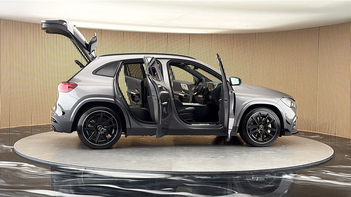 More views of Mercedes-Benz GLA