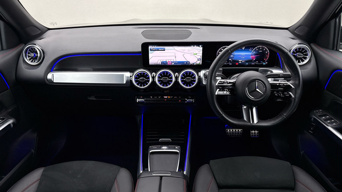 Mercedes-Benz GLB Image 12