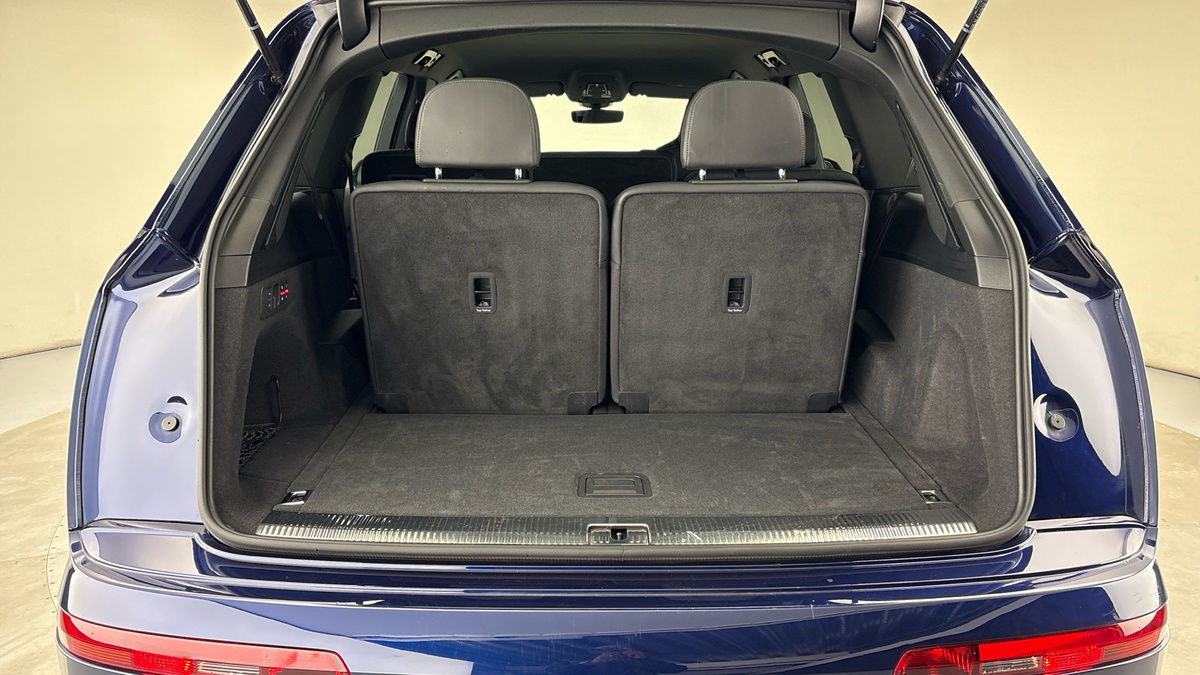 Audi SQ7 Image 11