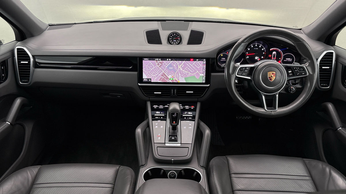 Porsche Cayenne Image 12