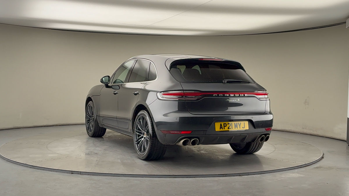 More views of Porsche Macan