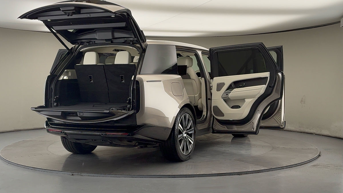 More views of Land Rover Range Rover