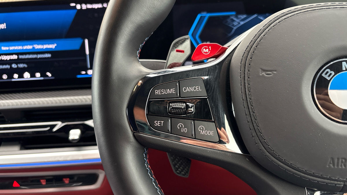 BMW XM Image 13
