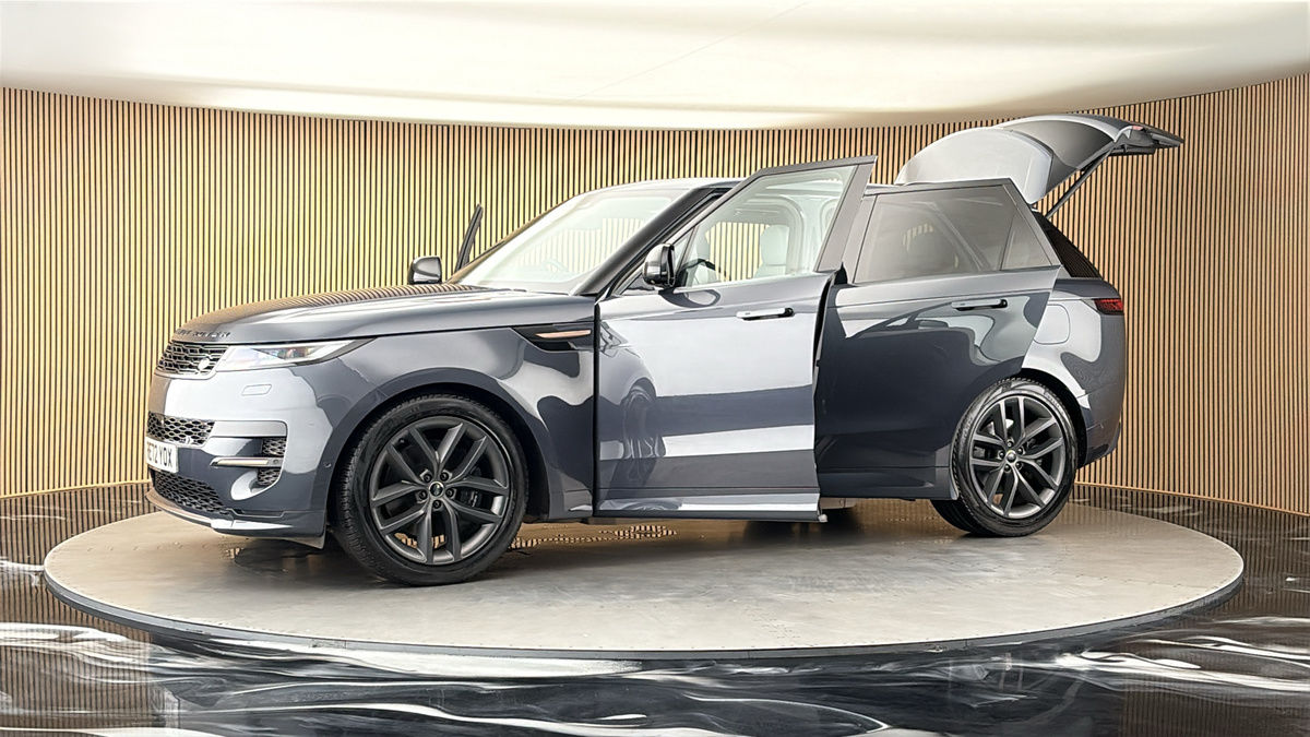 More views of Land Rover Range Rover Sport