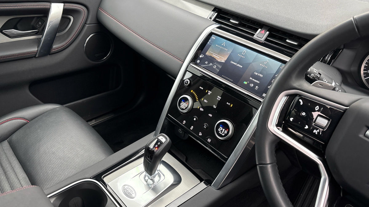 Land Rover Discovery Sport Image 18