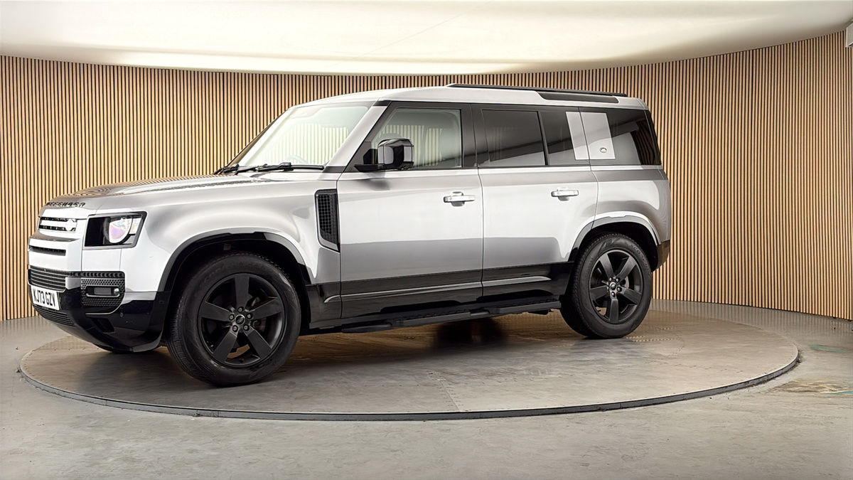 More views of Land Rover Defender 110