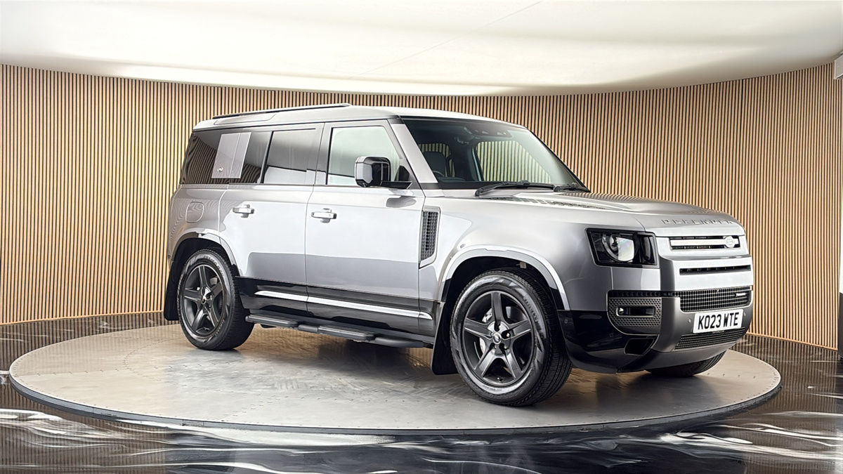 More views of Land Rover Defender 110