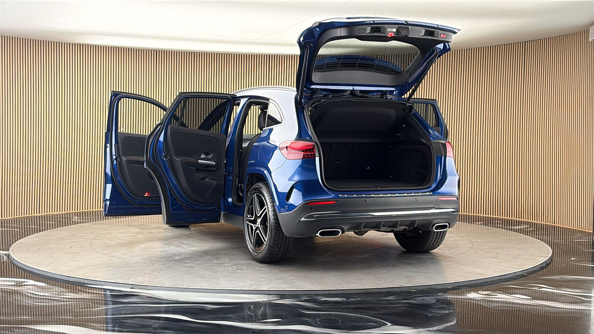 More views of Mercedes-Benz GLA