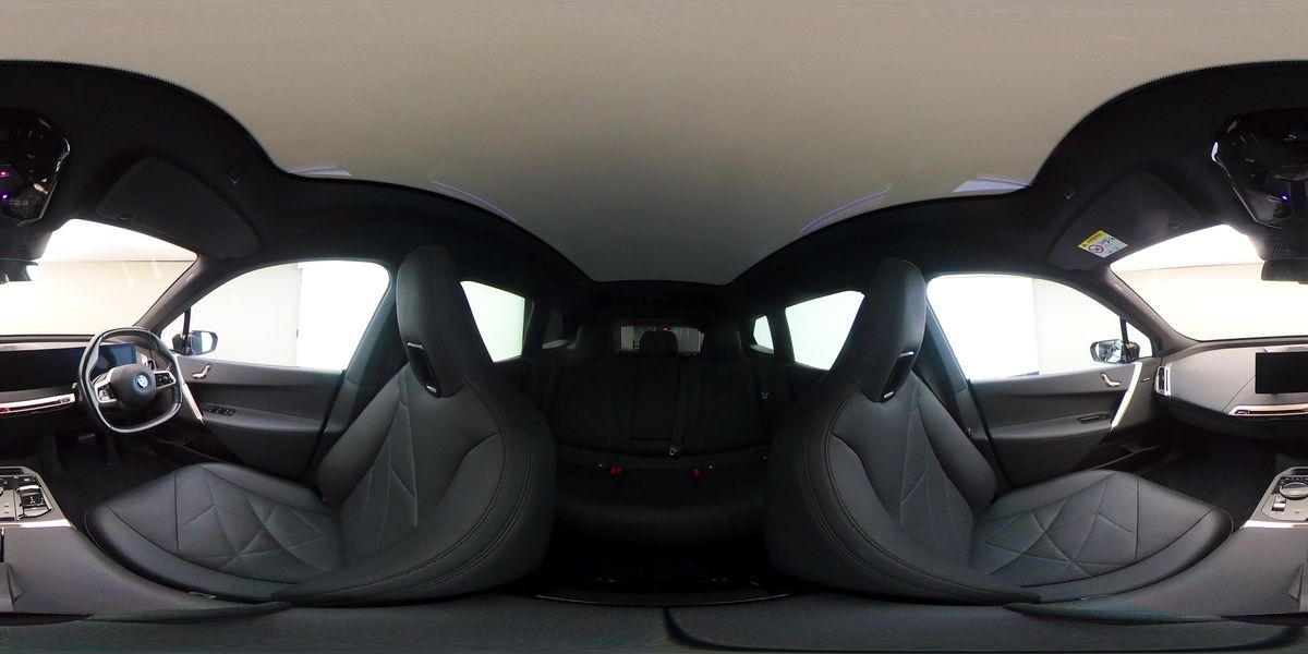 More views of BMW iX