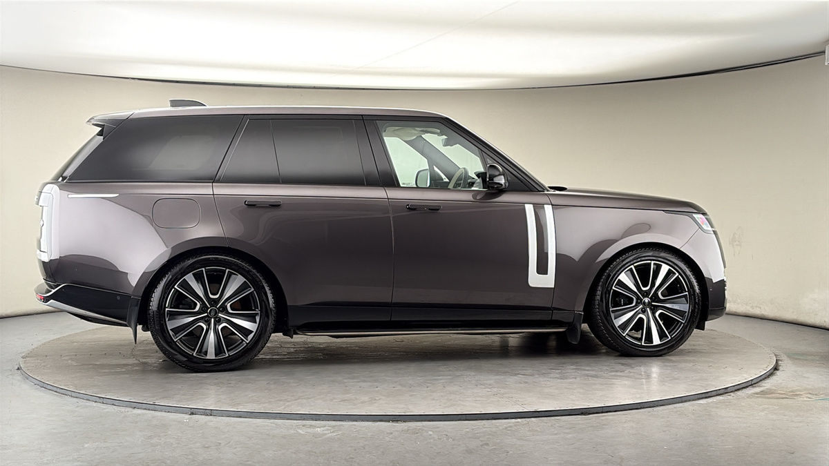 More views of Land Rover Range Rover