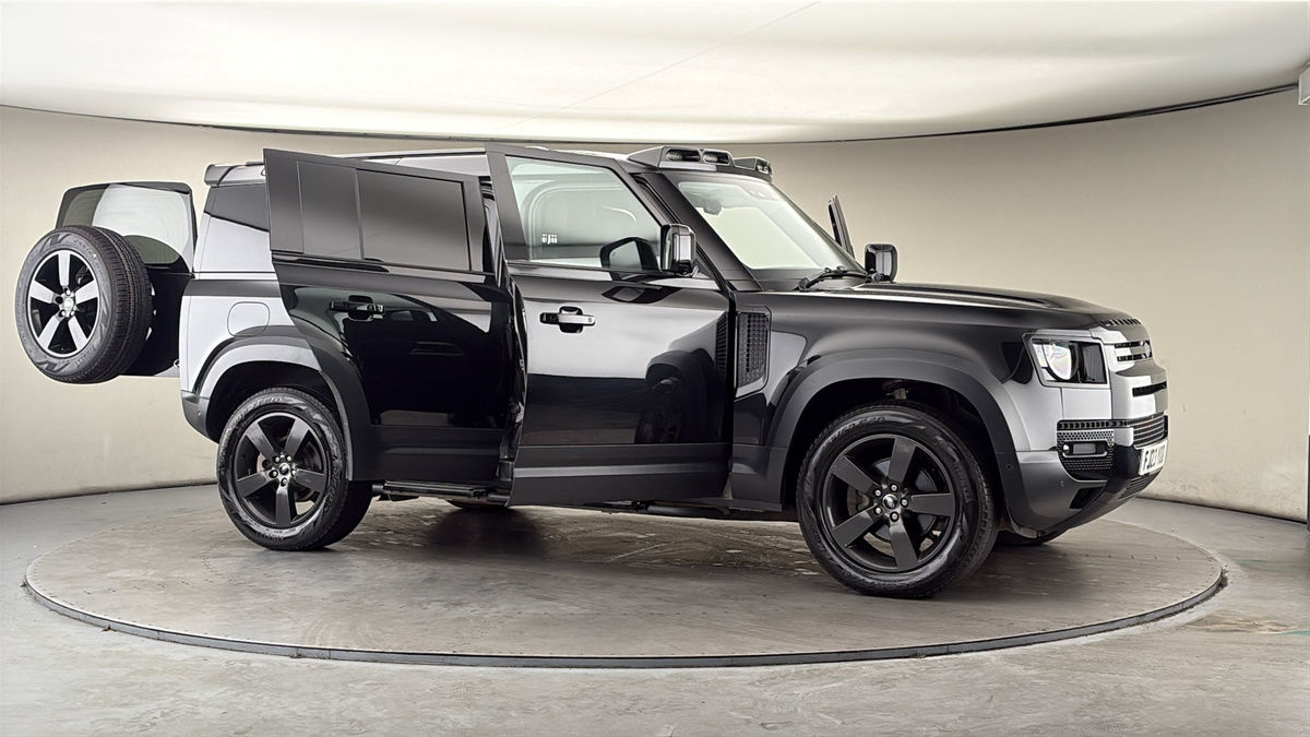More views of Land Rover Defender 110