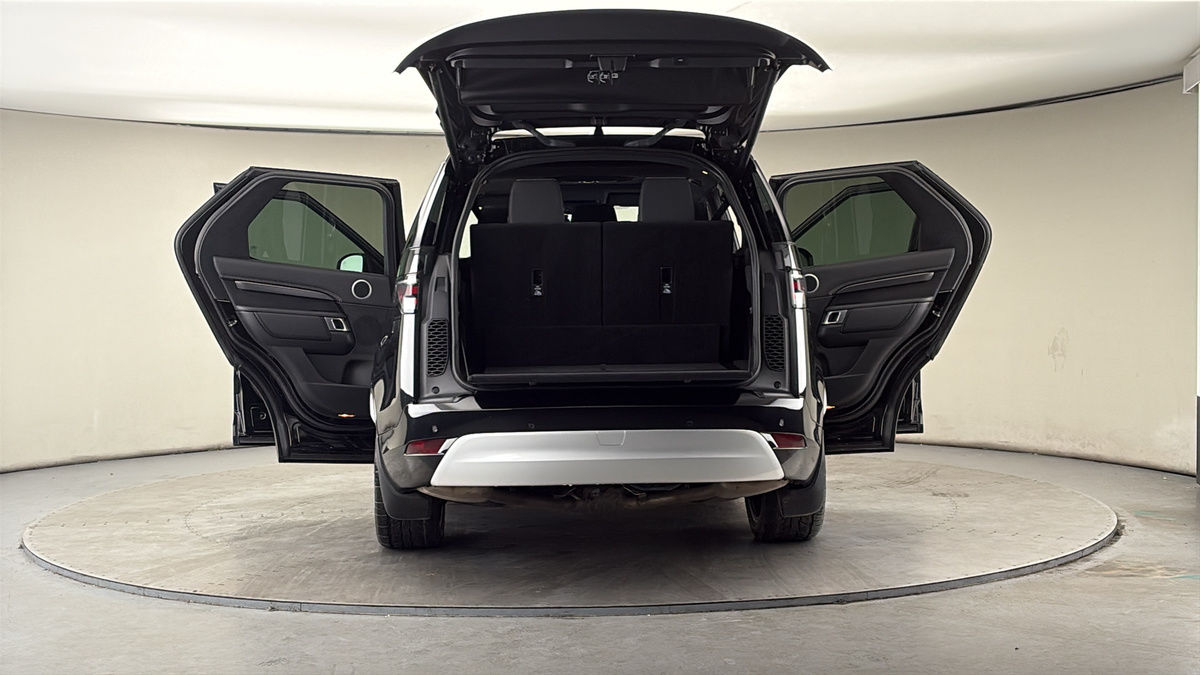 More views of Land Rover Discovery