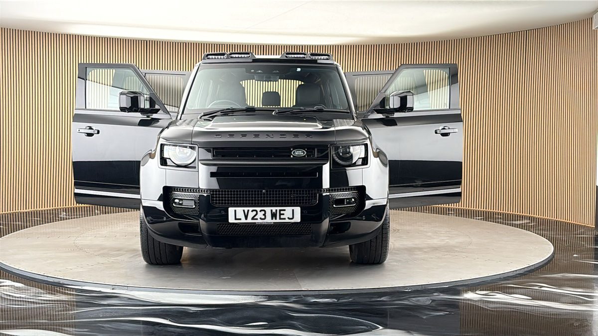 More views of Land Rover Defender 110