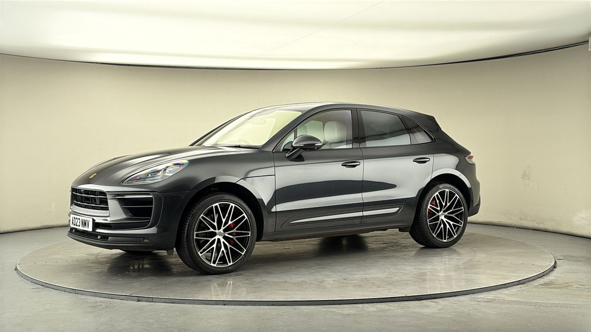 More views of Porsche Macan