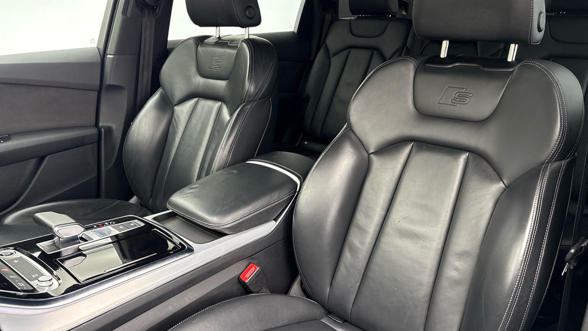 Audi Q7 Image 7