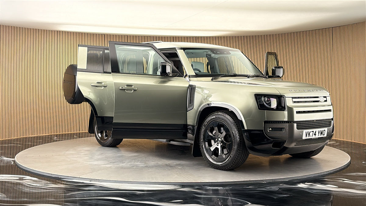 More views of Land Rover Defender 110