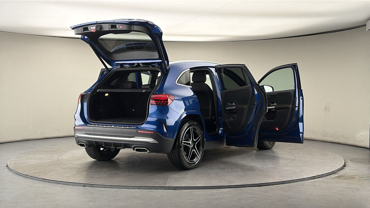 More views of Mercedes-Benz GLA