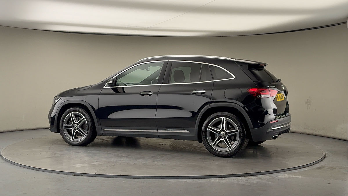 More views of Mercedes-Benz GLA