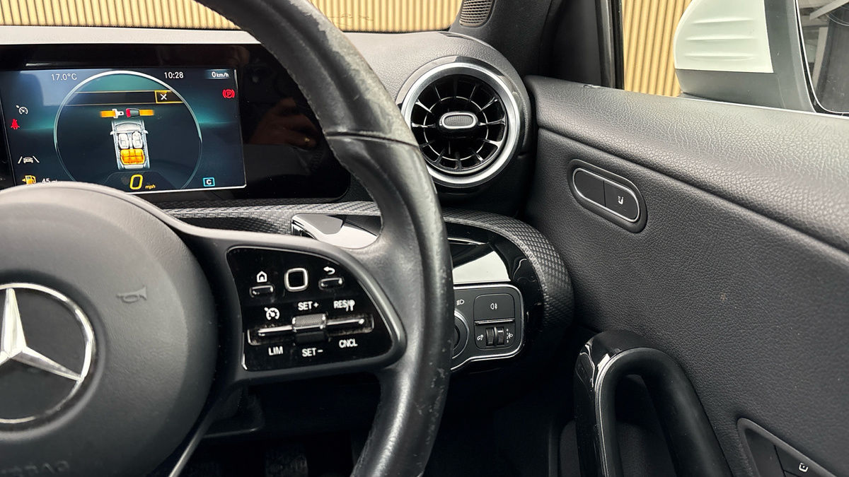 Mercedes-Benz A Class Image 14