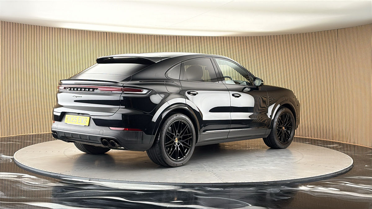 Porsche Cayenne Image 21