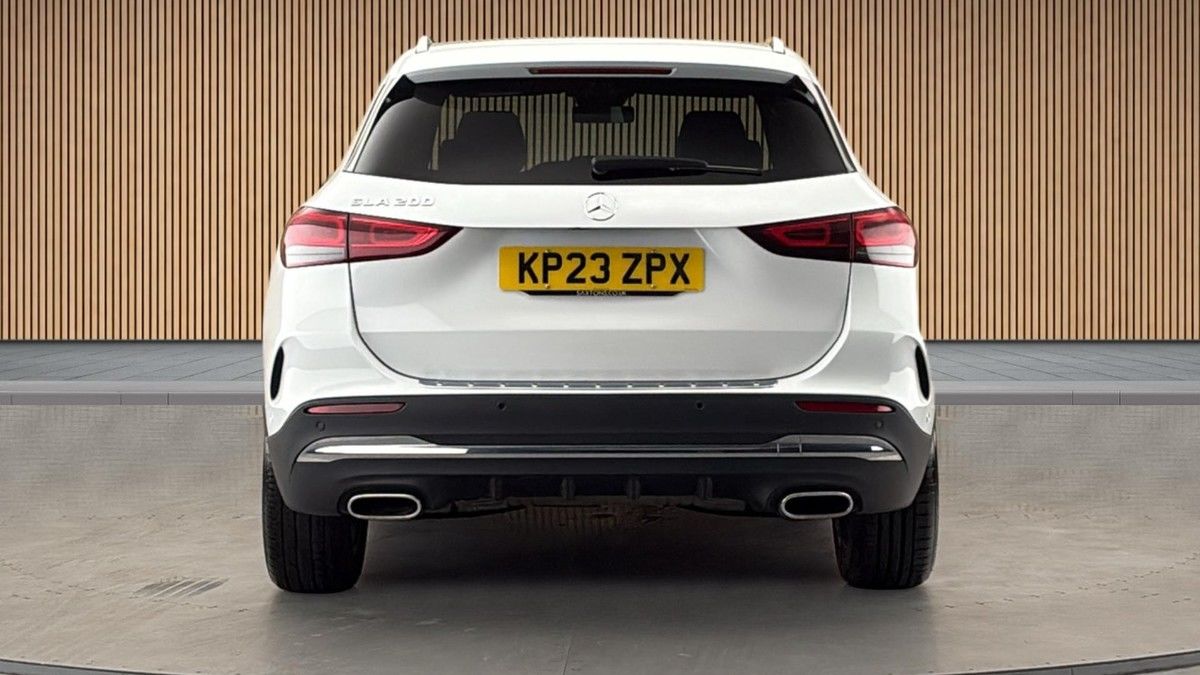 Mercedes-Benz GLA Image 4