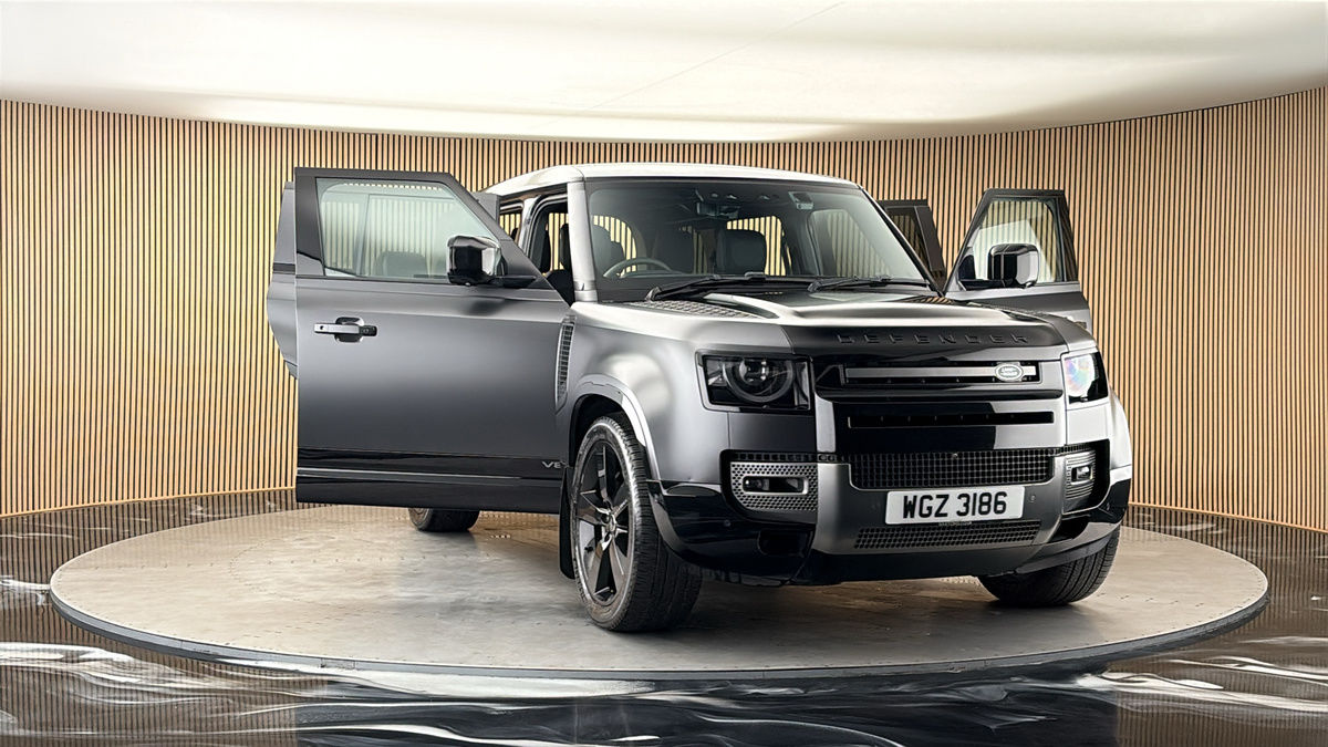 More views of Land Rover Defender 110
