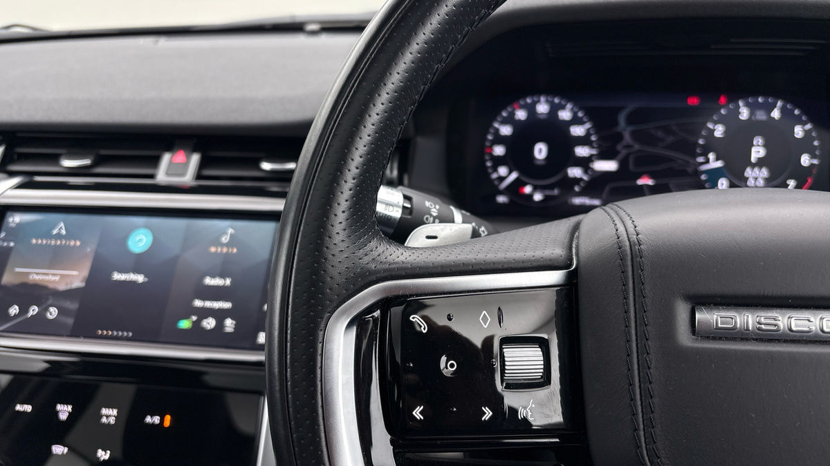 Land Rover Discovery Sport Image 13